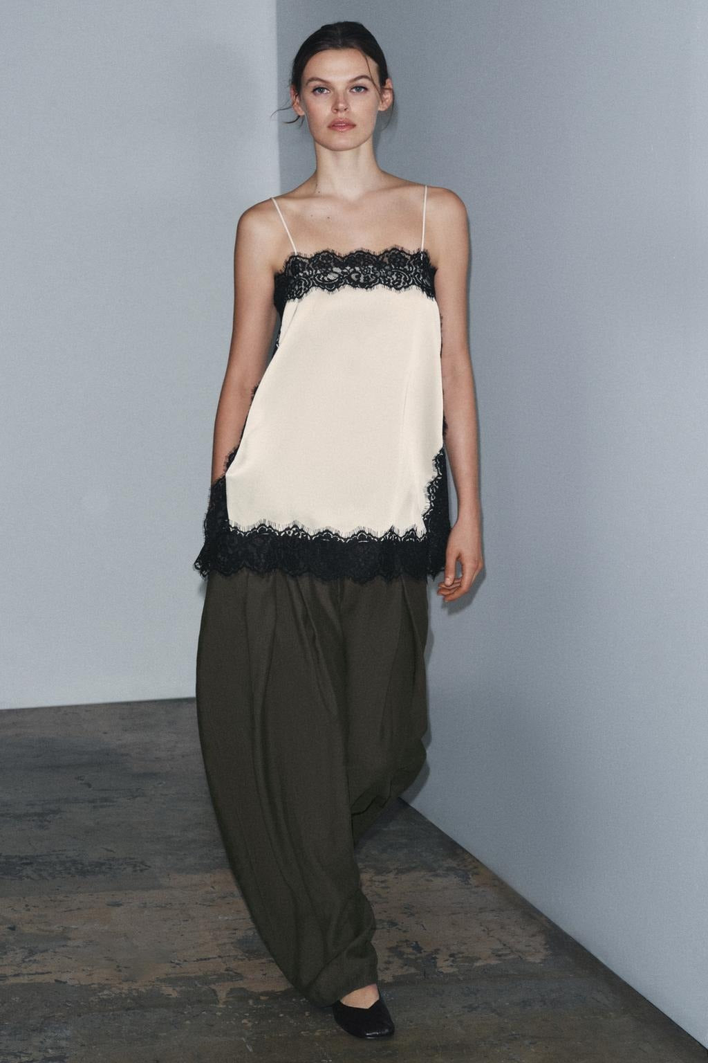 Satin Effect Lace Top - Black / White