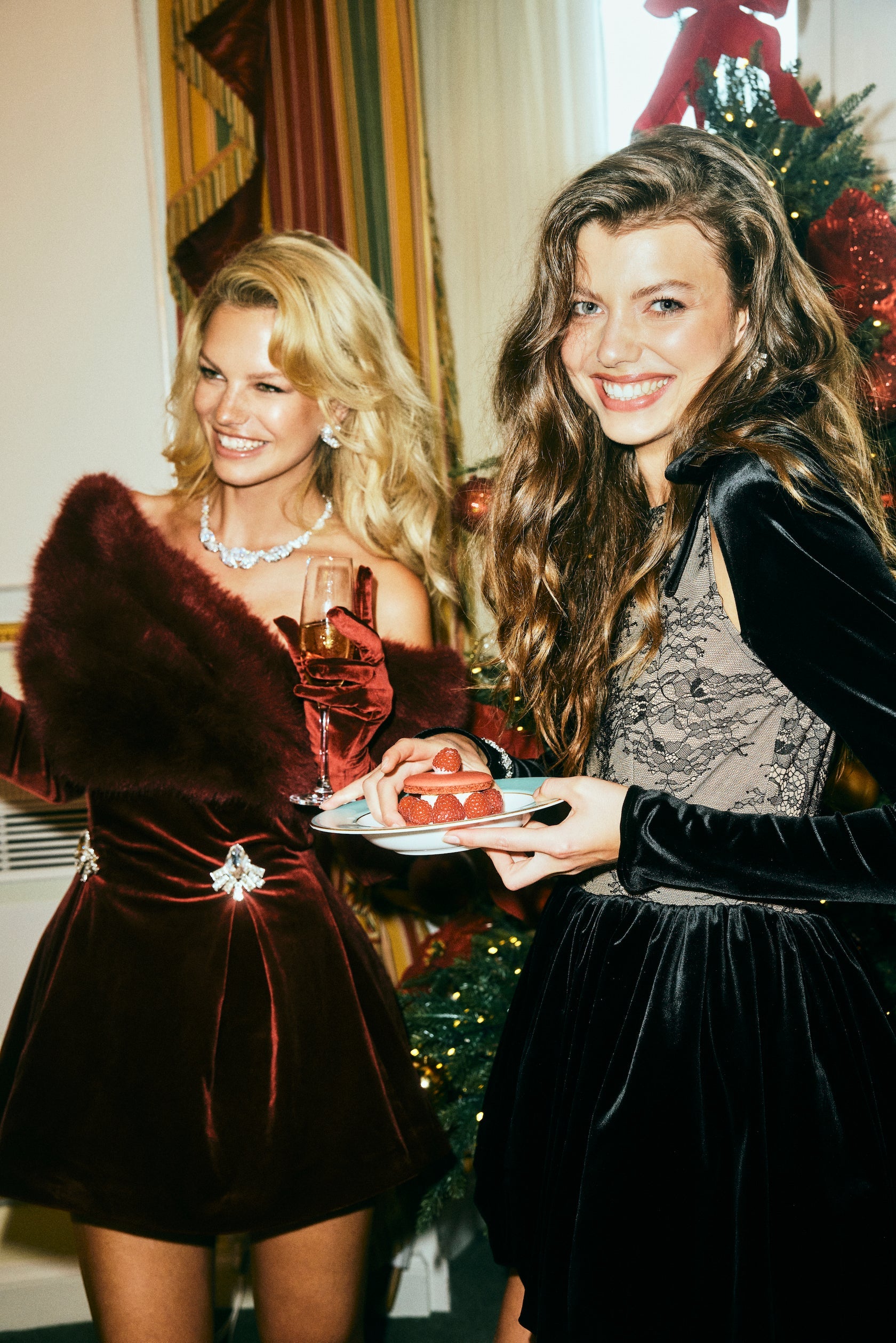 Simone Velvet Dress - Red