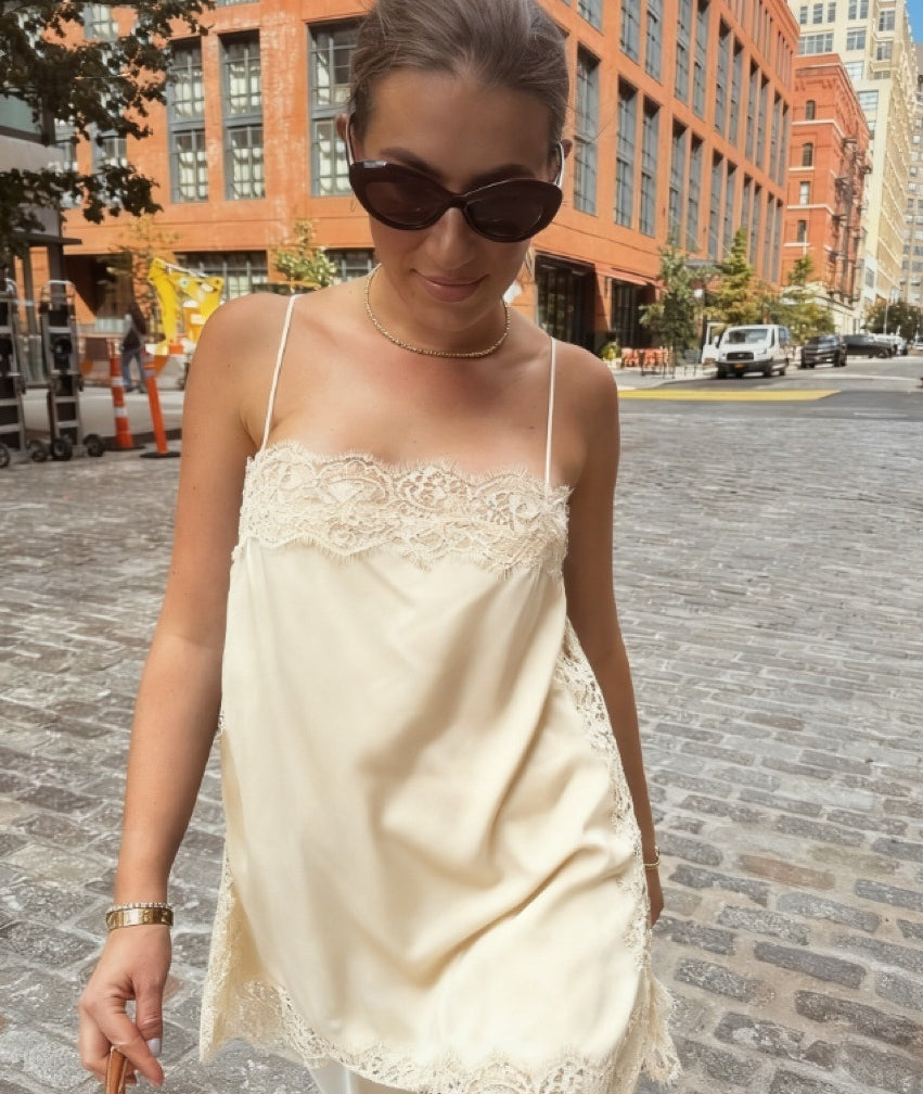 Satin Effect Lace Top - Canva