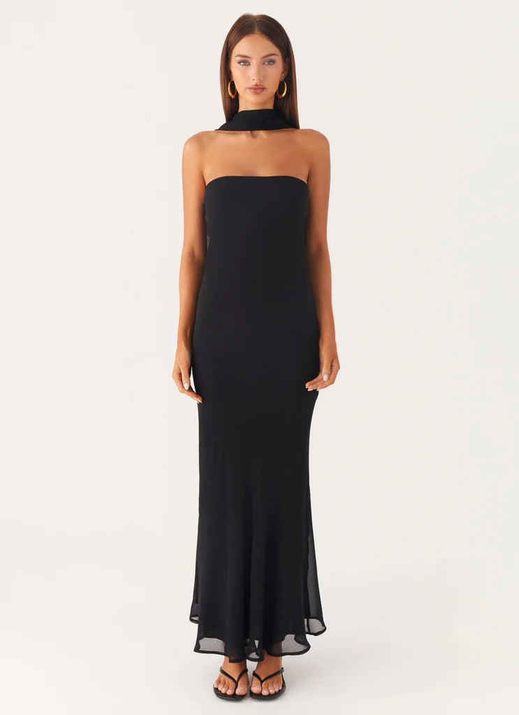 Under the Pagoda Maxi Dress - Black